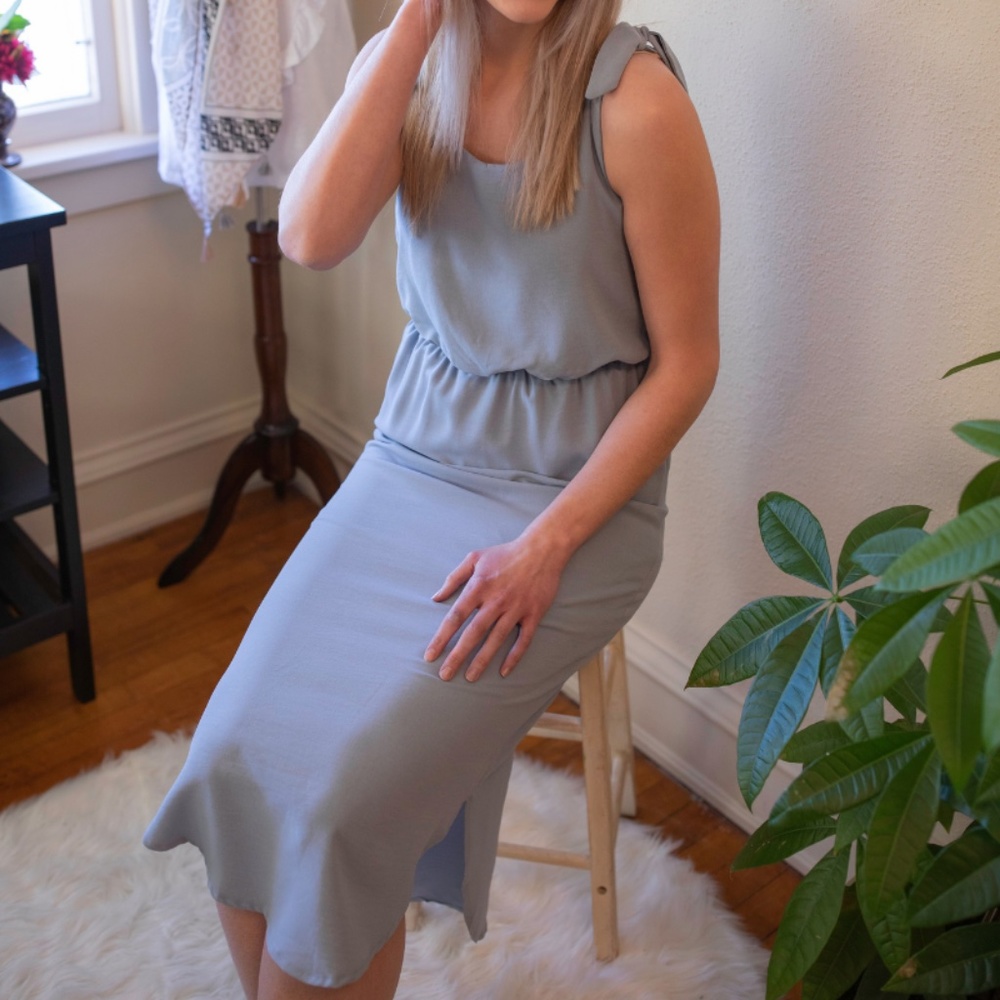 Sleeveless Knotted Shoulder Dress
